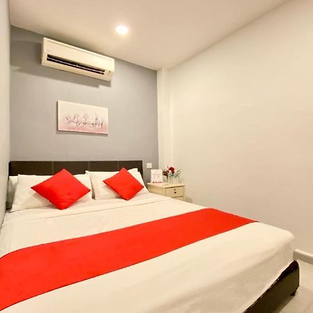 Spot On 90283 Twenty Seven Muntri Hotel Tanjung Bungah  Buitenkant foto