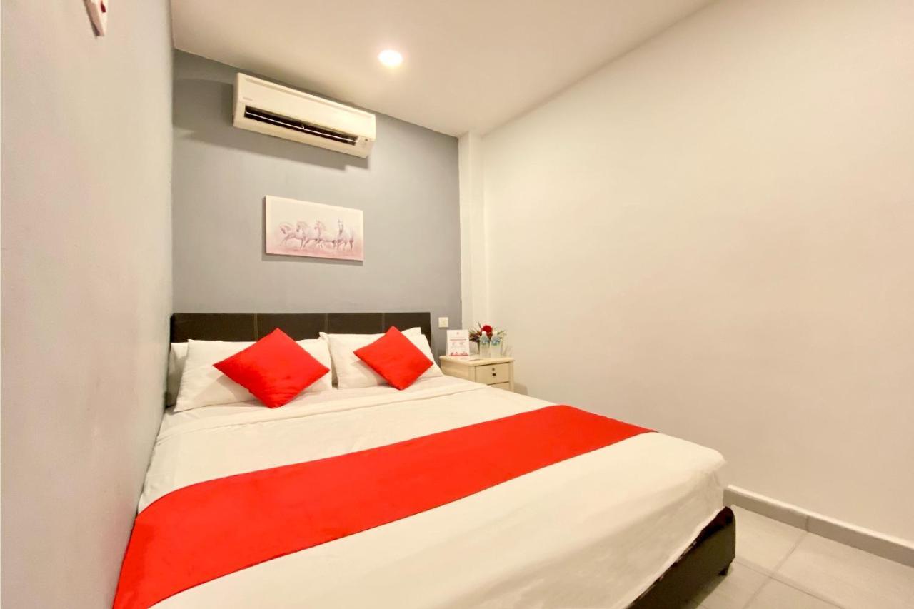 Spot On 90283 Twenty Seven Muntri Hotel Tanjung Bungah  Buitenkant foto