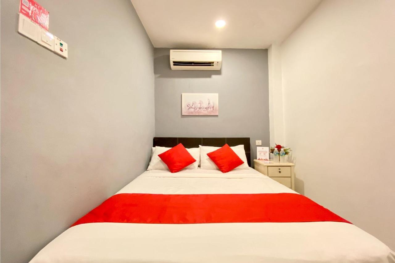 Spot On 90283 Twenty Seven Muntri Hotel Tanjung Bungah  Buitenkant foto
