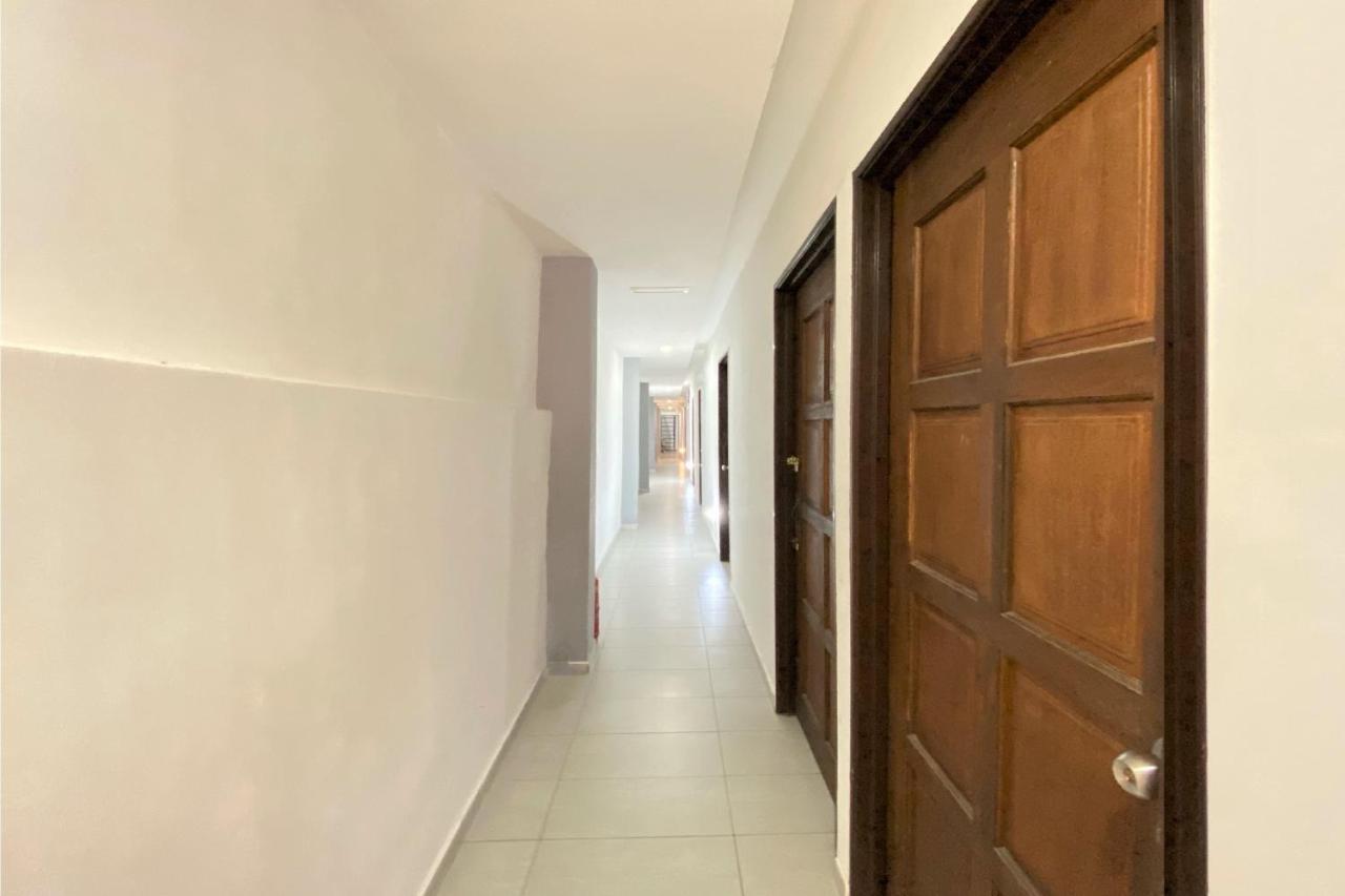 Spot On 90283 Twenty Seven Muntri Hotel Tanjung Bungah  Buitenkant foto
