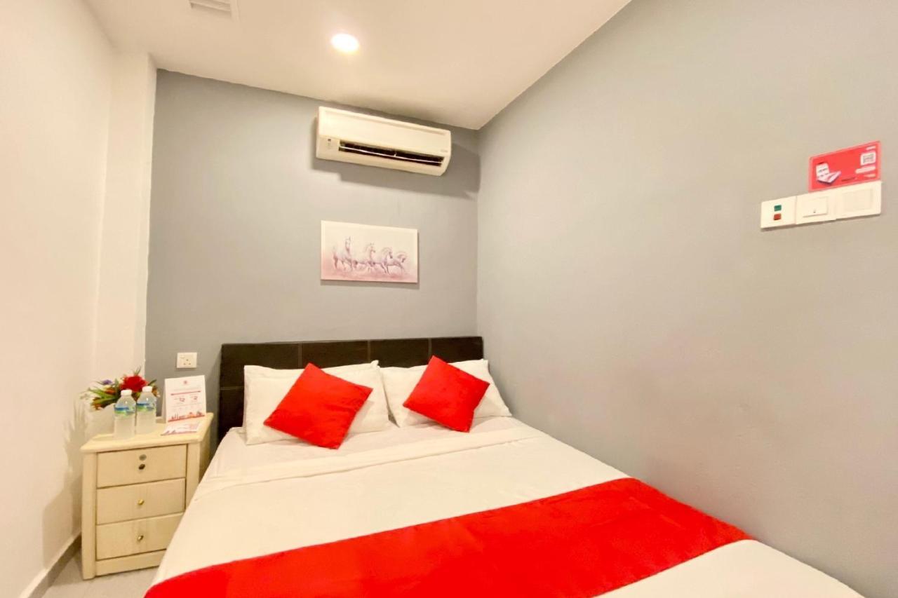 Spot On 90283 Twenty Seven Muntri Hotel Tanjung Bungah  Buitenkant foto