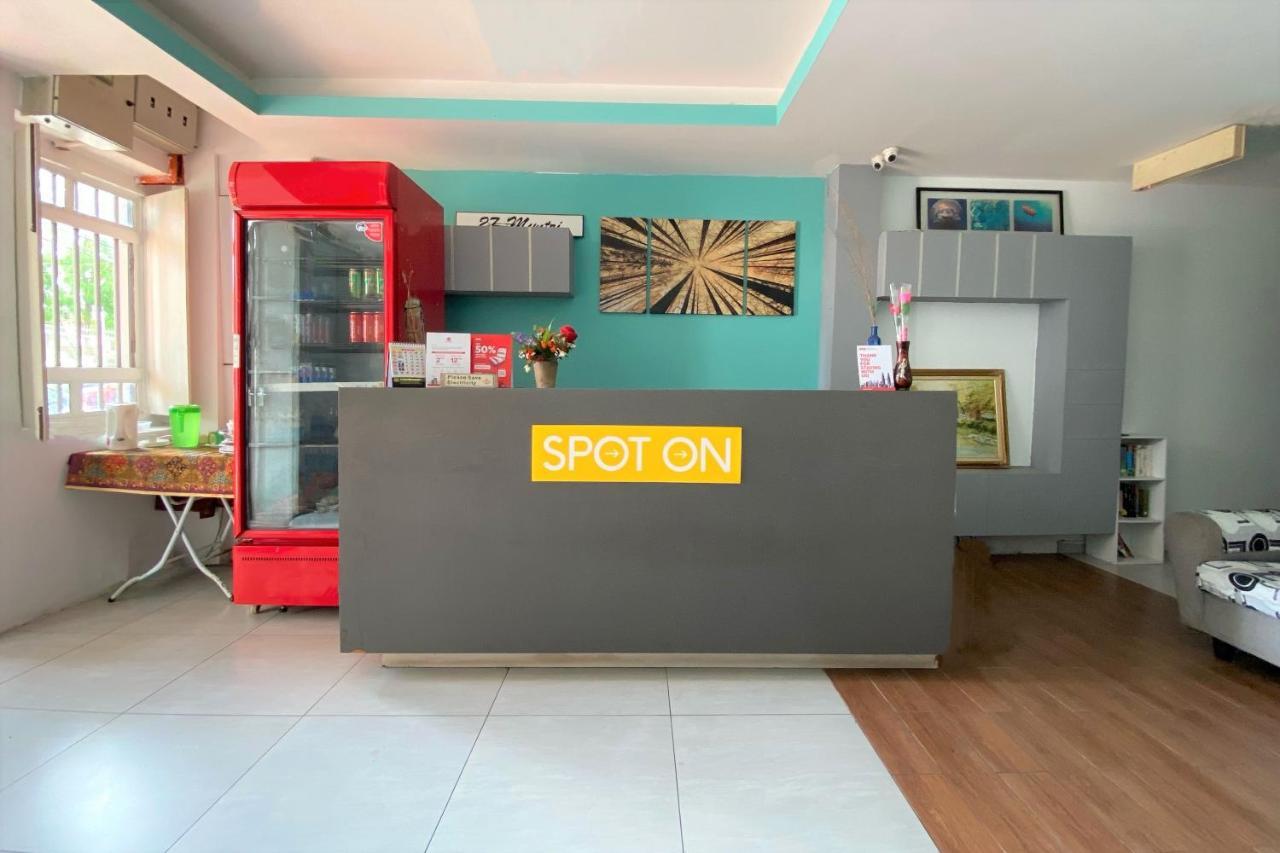 Spot On 90283 Twenty Seven Muntri Hotel Tanjung Bungah  Buitenkant foto