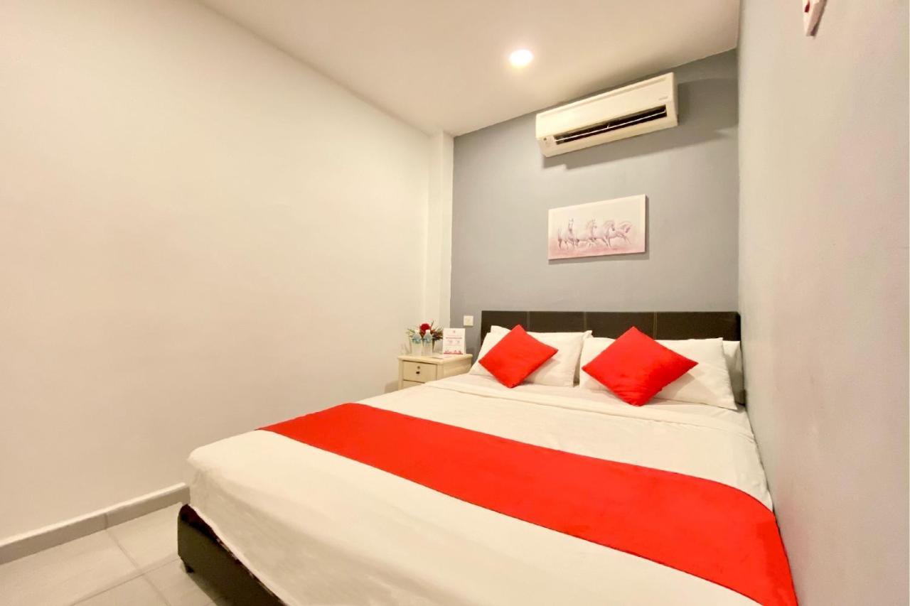 Spot On 90283 Twenty Seven Muntri Hotel Tanjung Bungah  Buitenkant foto