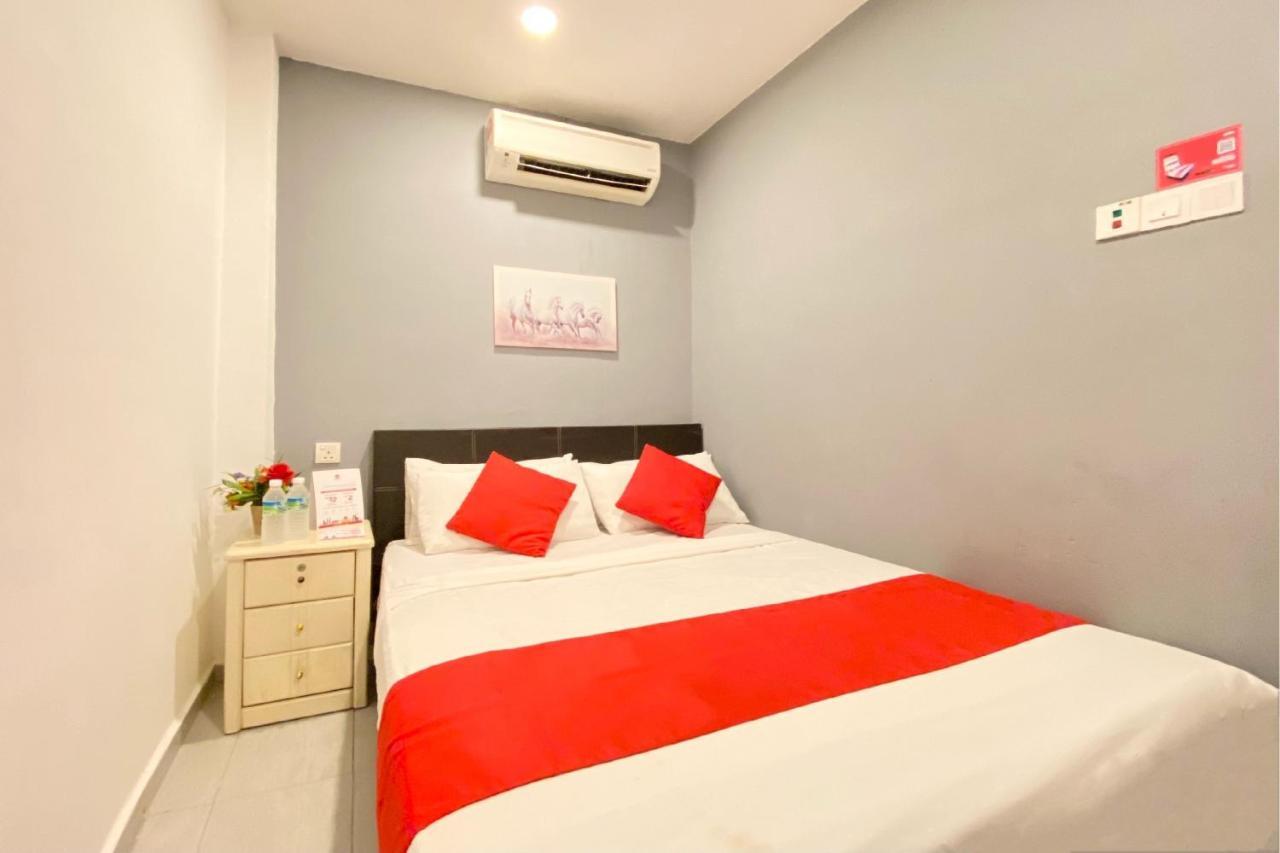 Spot On 90283 Twenty Seven Muntri Hotel Tanjung Bungah  Buitenkant foto